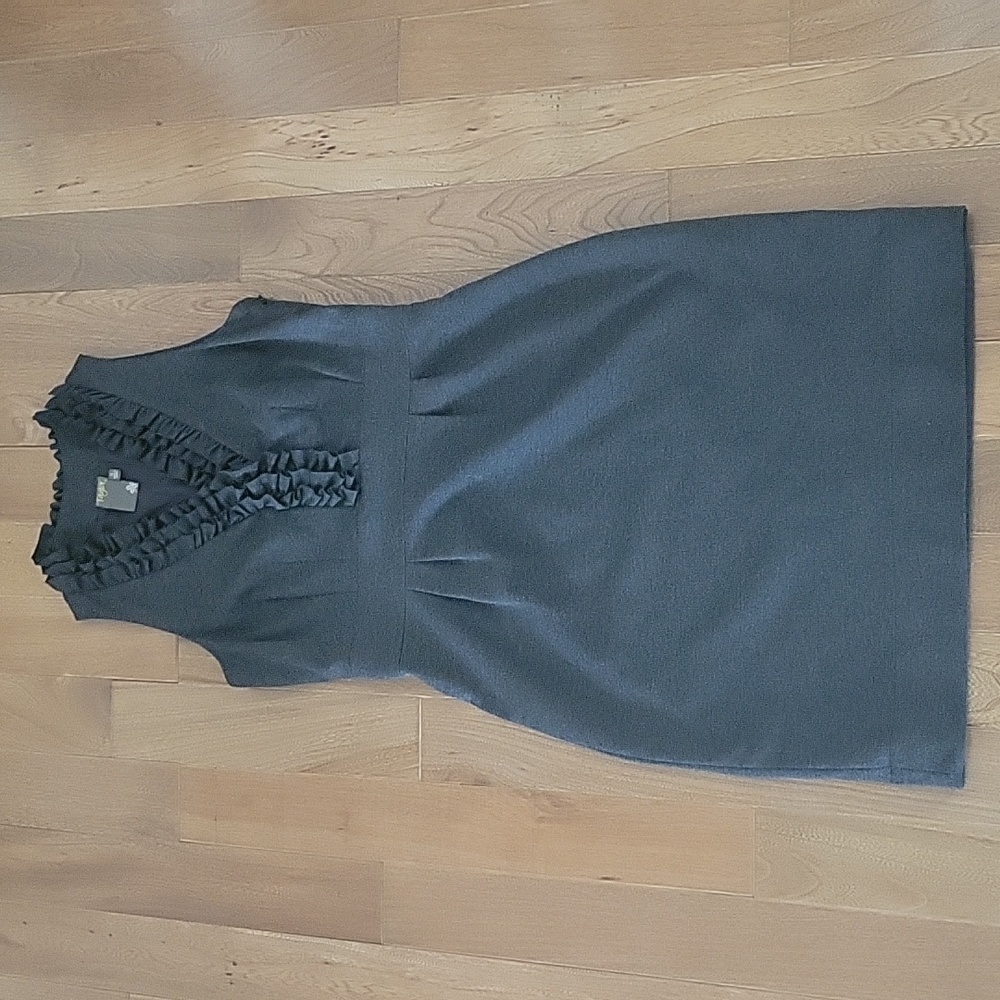 Taylor Gray‎ Sheath Dress with Ruffle Front V Neckline 8
